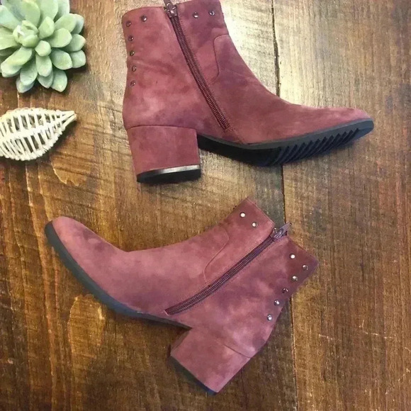 VANELi | Cranberry Color Suede Ankle Boots with Block Heel - Picture 4 of 6